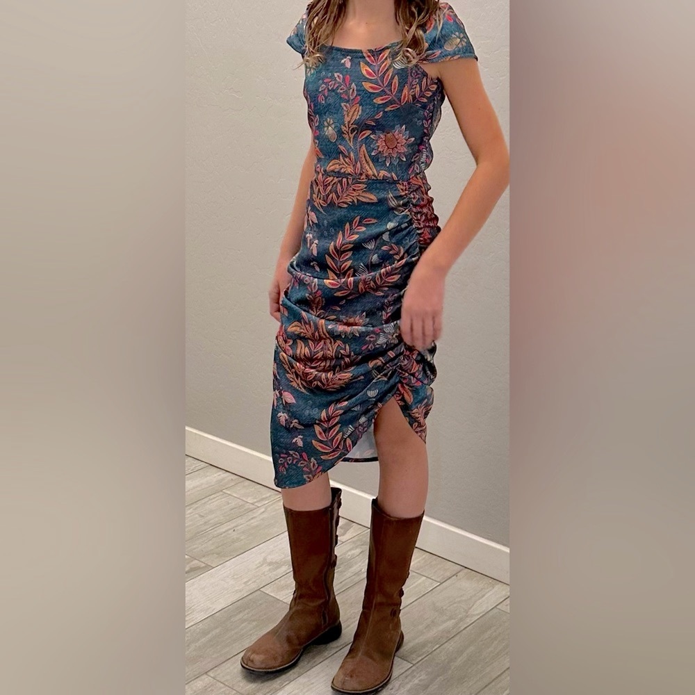 Averie Halley Satin Floral Print Off Shoulder Ruched Midi Dress ZB6